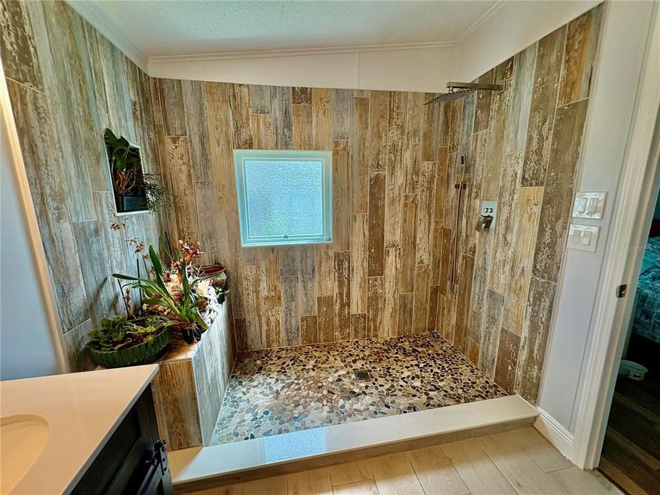 待售: $269,999 (2 贝兹, 2 浴室, 1600 平方英尺)