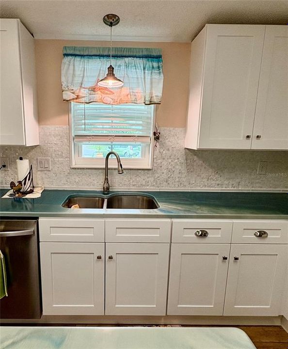 待售: $269,999 (2 贝兹, 2 浴室, 1600 平方英尺)