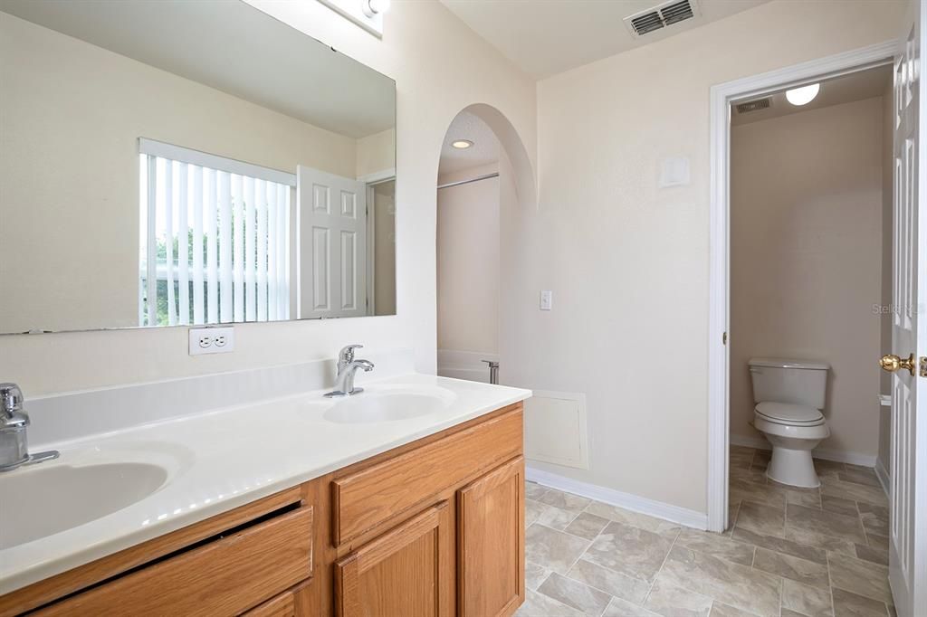 En Venta: $339,900 (4 camas, 3 baños, 3005 Pies cuadrados)