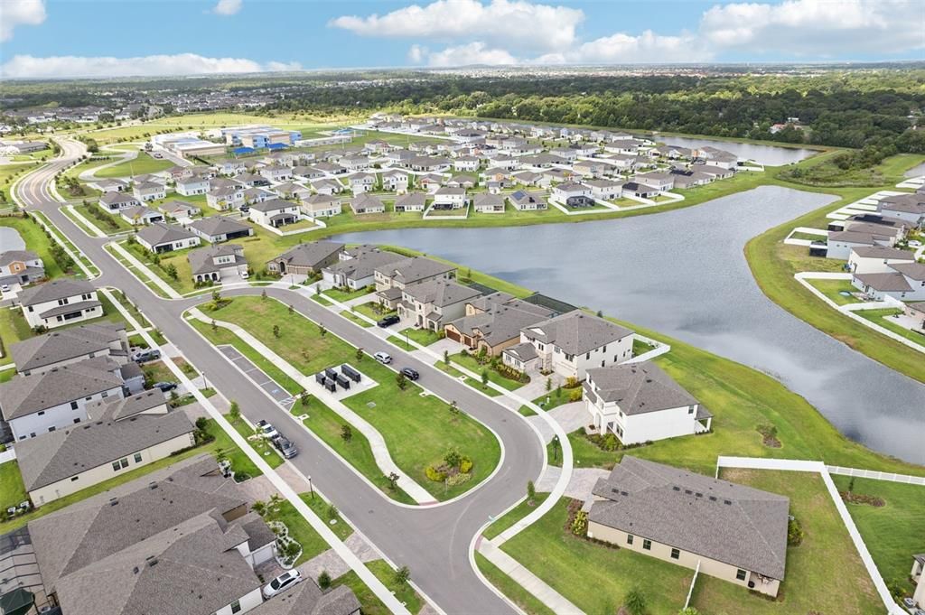 出租: $6,000 (6 贝兹, 4 浴室, 4228 平方英尺)