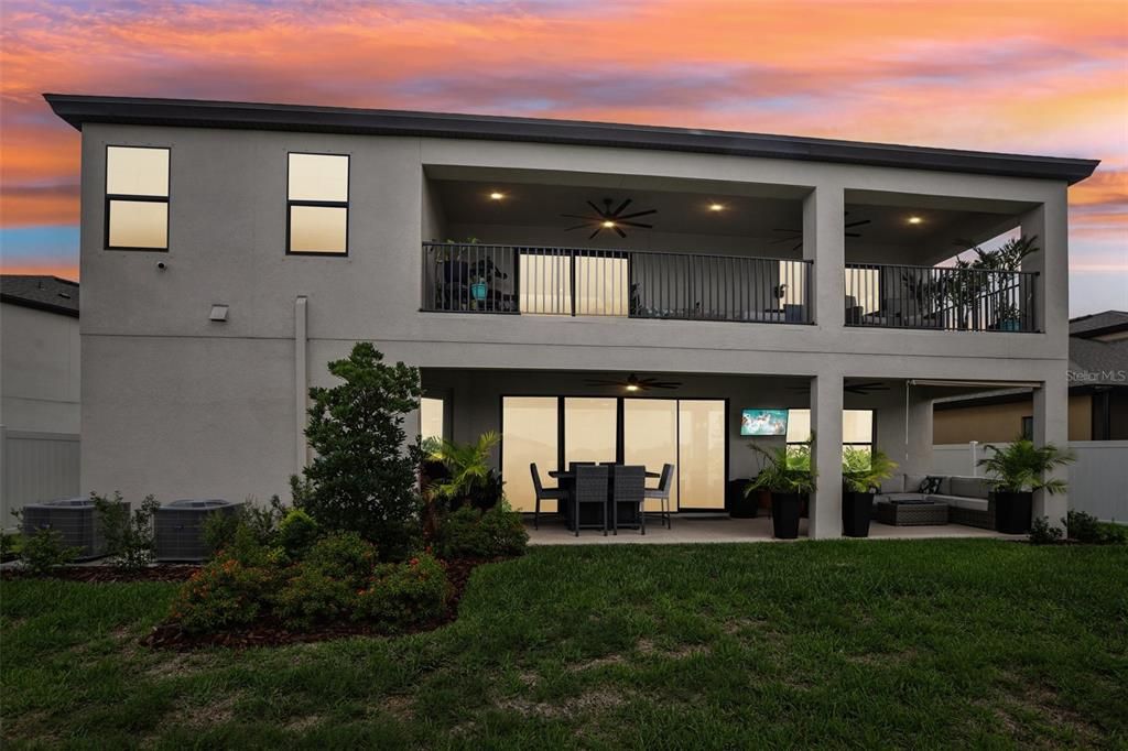 出租: $6,000 (6 贝兹, 4 浴室, 4228 平方英尺)