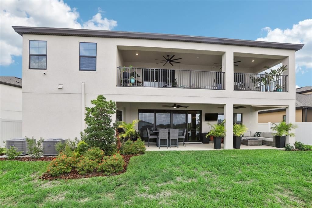 出租: $6,000 (6 贝兹, 4 浴室, 4228 平方英尺)