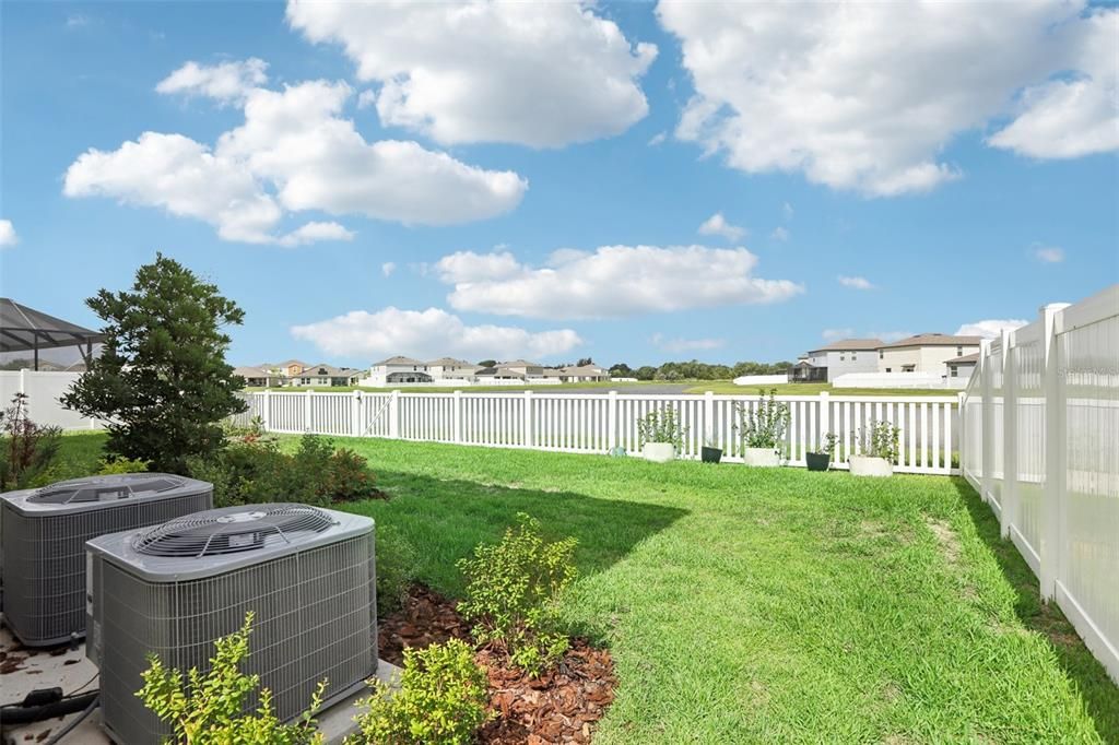 出租: $6,000 (6 贝兹, 4 浴室, 4228 平方英尺)