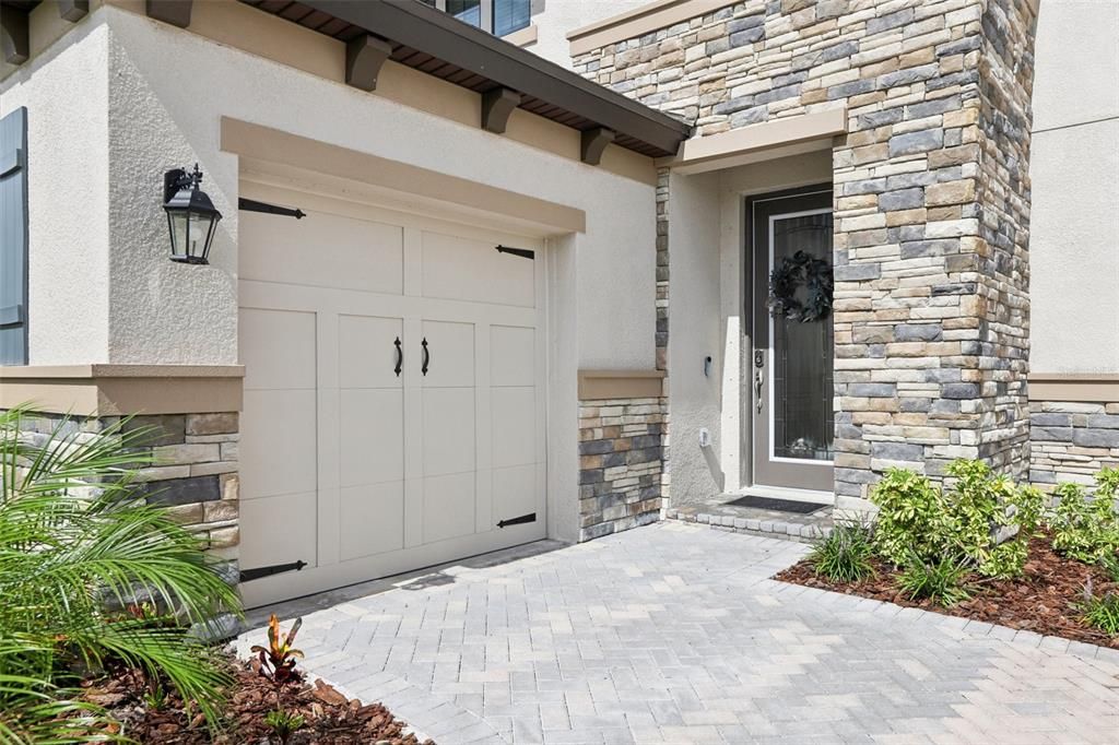 出租: $6,000 (6 贝兹, 4 浴室, 4228 平方英尺)