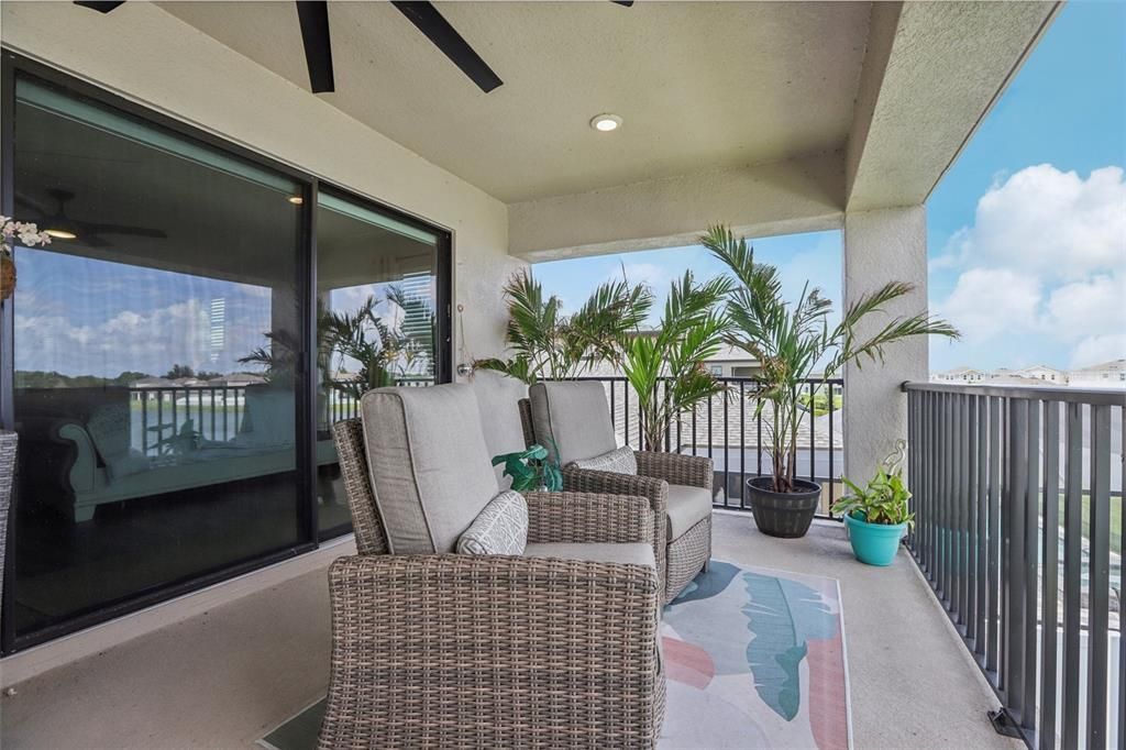 出租: $6,000 (6 贝兹, 4 浴室, 4228 平方英尺)