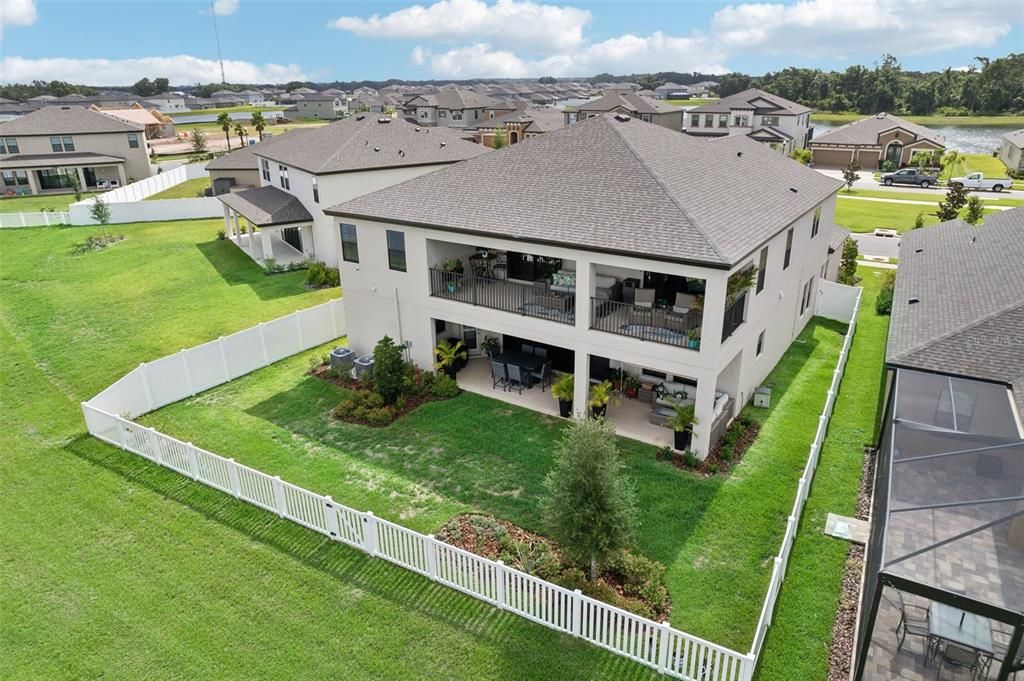 出租: $6,000 (6 贝兹, 4 浴室, 4228 平方英尺)