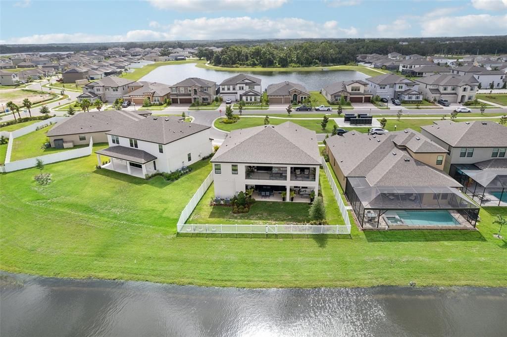 出租: $6,000 (6 贝兹, 4 浴室, 4228 平方英尺)