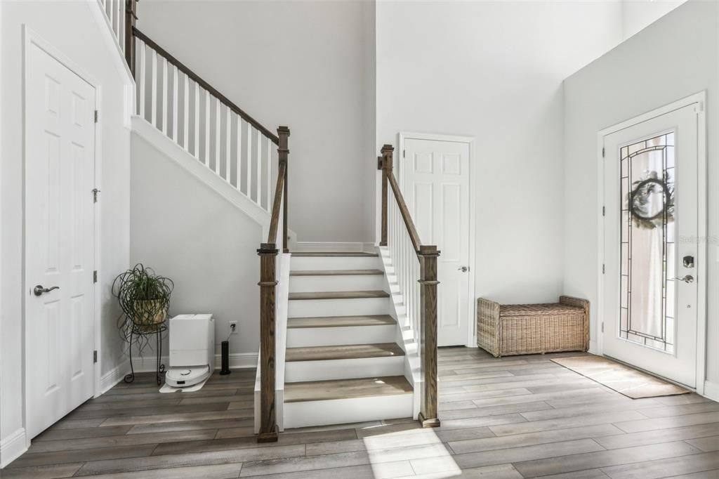 出租: $6,000 (6 贝兹, 4 浴室, 4228 平方英尺)