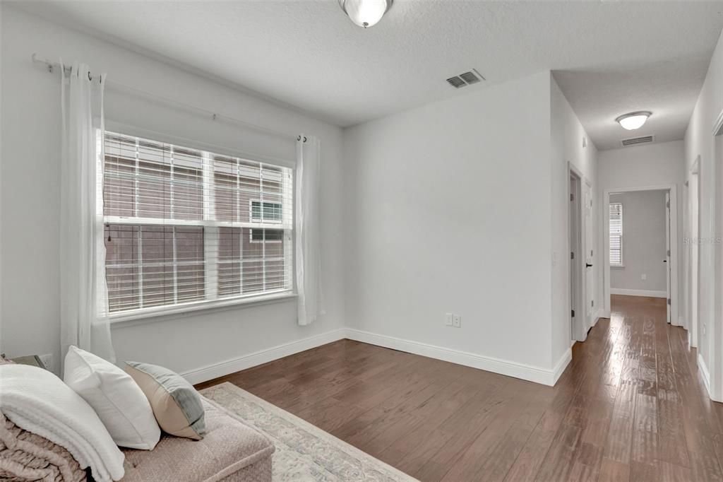 待售: $598,800 (4 贝兹, 2 浴室, 2077 平方英尺)