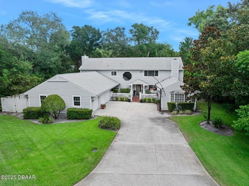 Vendido Recientemente: $849,000 (6 camas, 6 baños, 4218 Pies cuadrados)