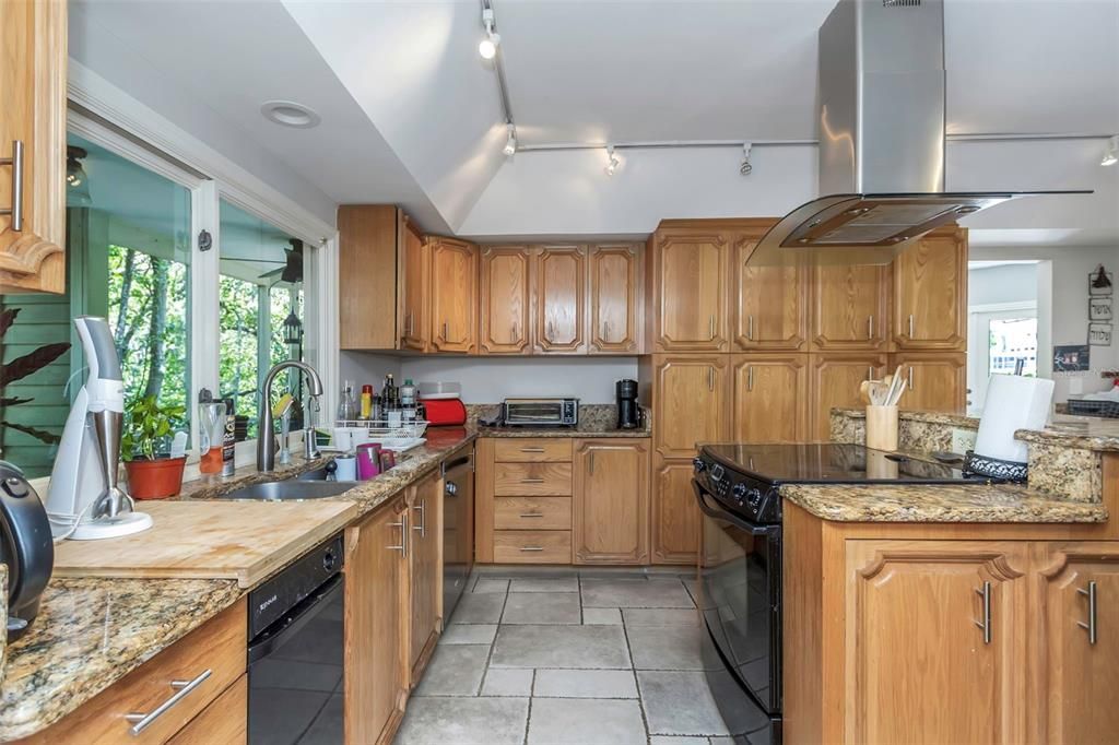 For Sale: $1,499,000 (5 beds, 4 baths, 3808 Square Feet)