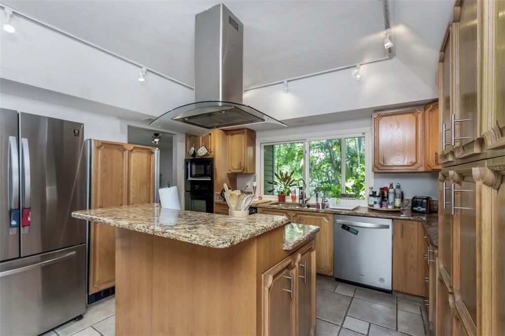 For Sale: $1,499,000 (5 beds, 4 baths, 3808 Square Feet)