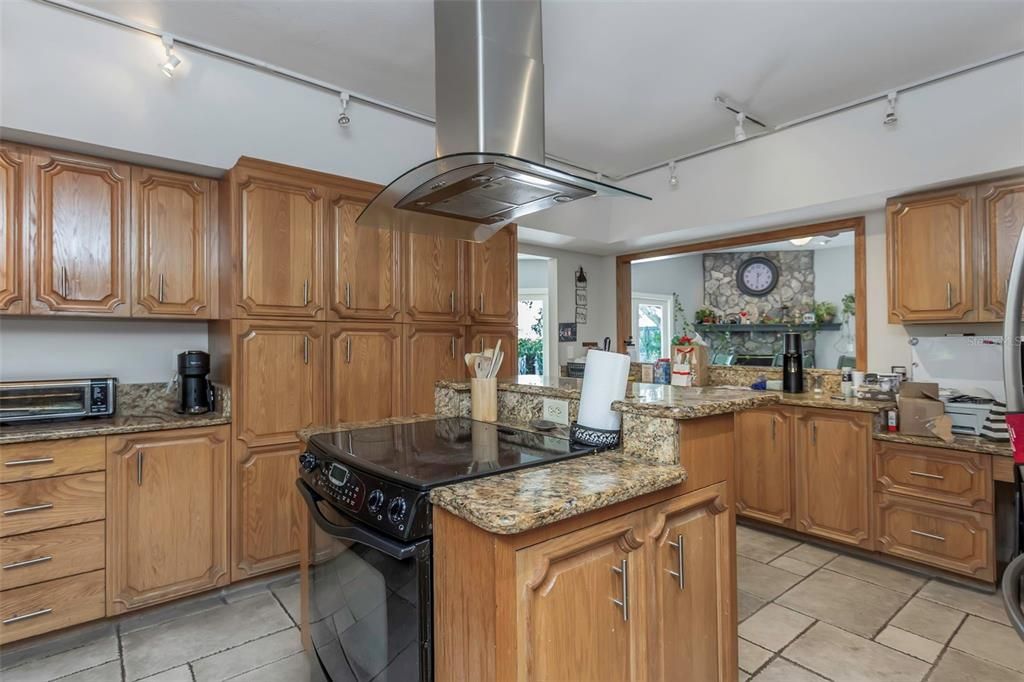 For Sale: $1,499,000 (5 beds, 4 baths, 3808 Square Feet)