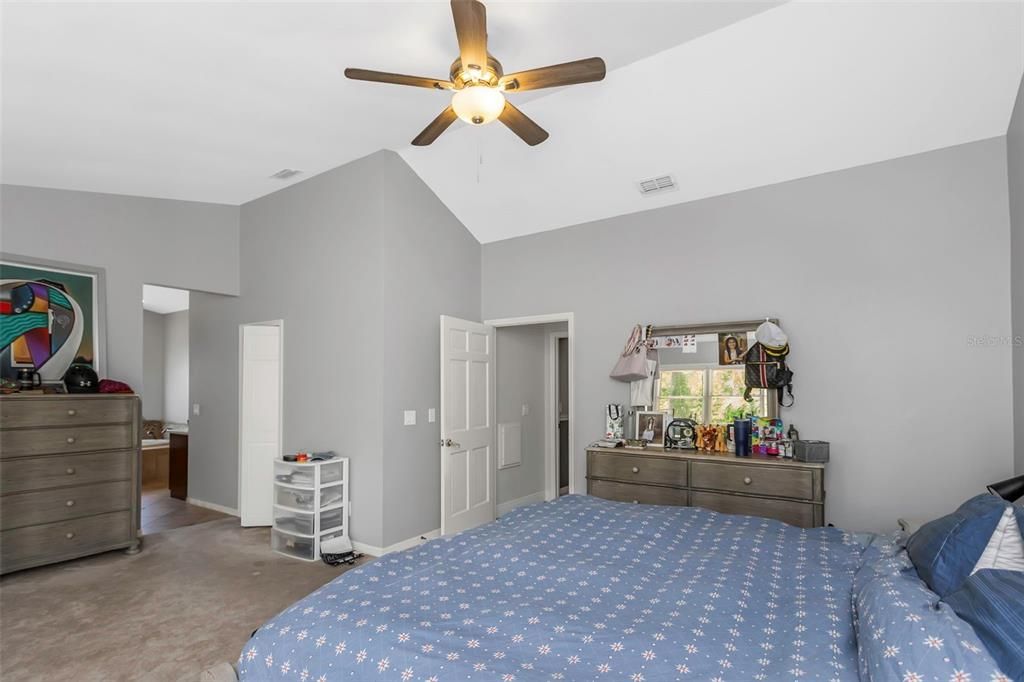 For Sale: $1,499,000 (5 beds, 4 baths, 3808 Square Feet)