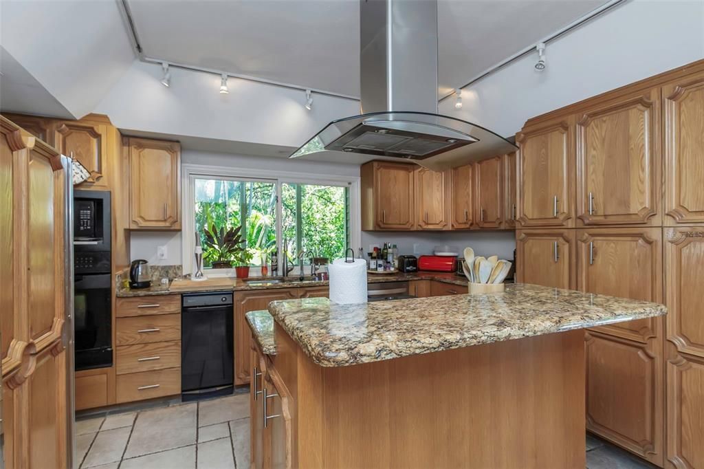 For Sale: $1,499,000 (5 beds, 4 baths, 3808 Square Feet)