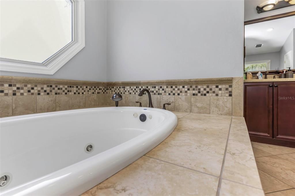 For Sale: $1,499,000 (5 beds, 4 baths, 3808 Square Feet)