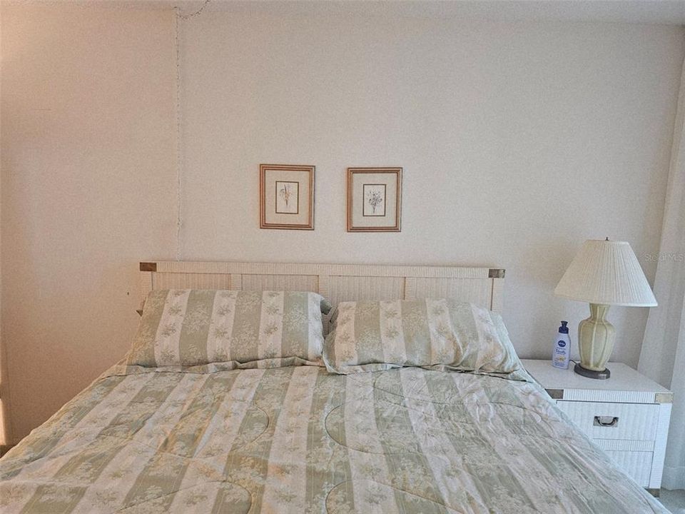 For Rent: $3,200 (2 beds, 2 baths, 940 Square Feet)