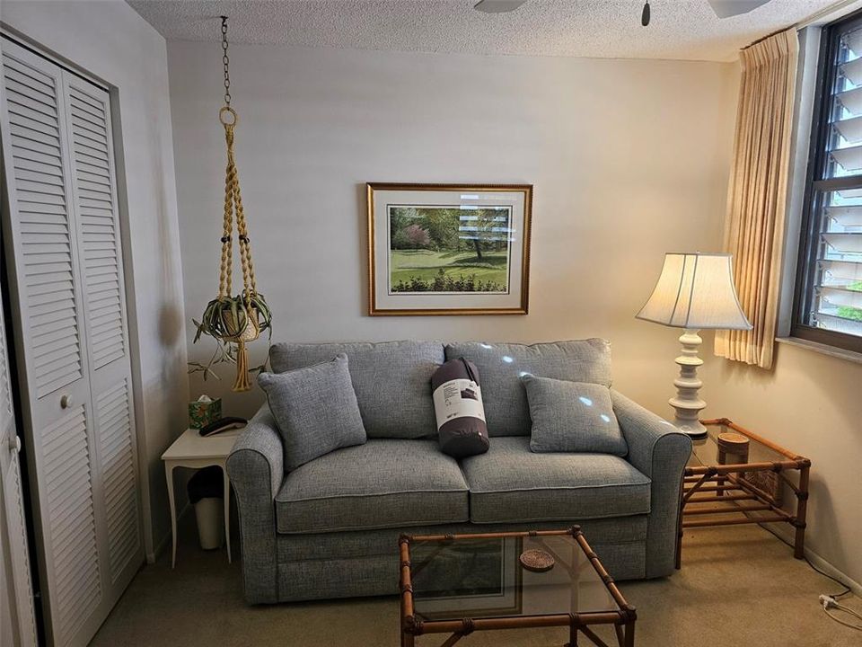 For Rent: $3,200 (2 beds, 2 baths, 940 Square Feet)