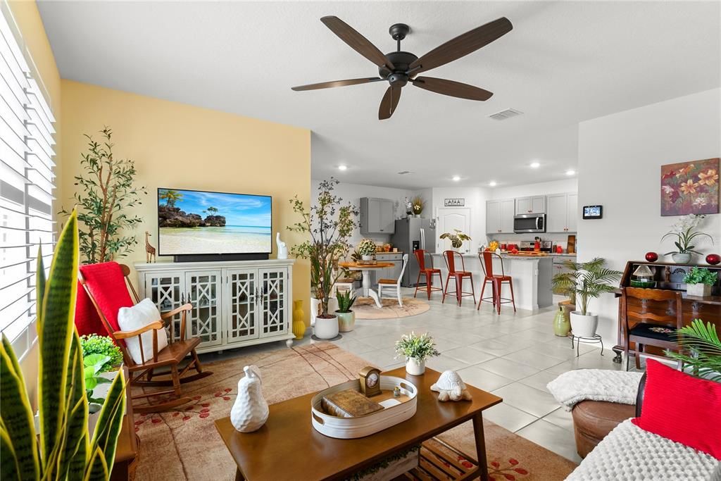 Active With Contract: $399,900 (3 beds, 2 baths, 1851 Square Feet)