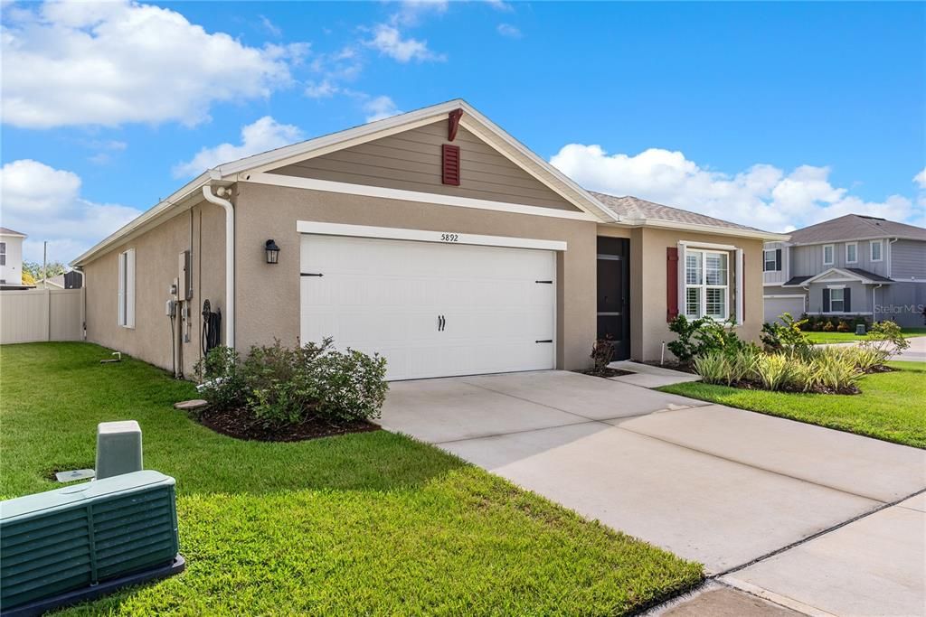 Active With Contract: $399,900 (3 beds, 2 baths, 1851 Square Feet)
