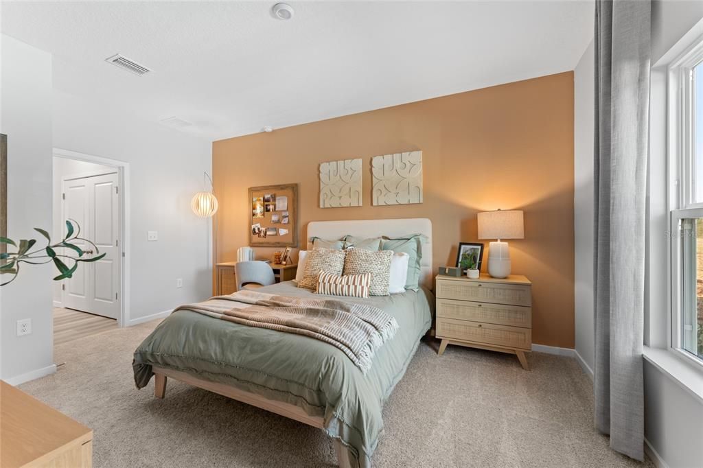 Под контрактом: $530,990 (3 спален, 3 ванн, 2470 Квадратных фут)