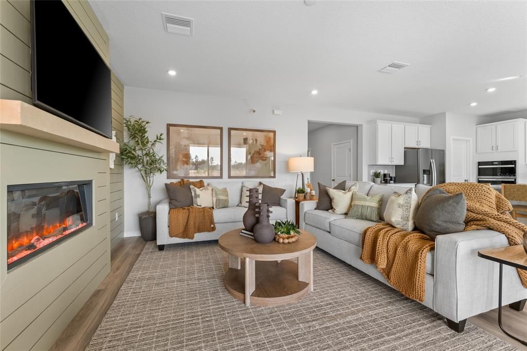 Под контрактом: $530,990 (3 спален, 3 ванн, 2470 Квадратных фут)