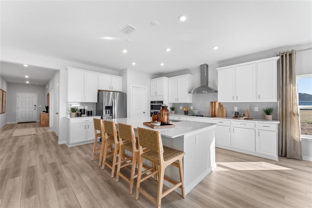 Под контрактом: $530,990 (3 спален, 3 ванн, 2470 Квадратных фут)