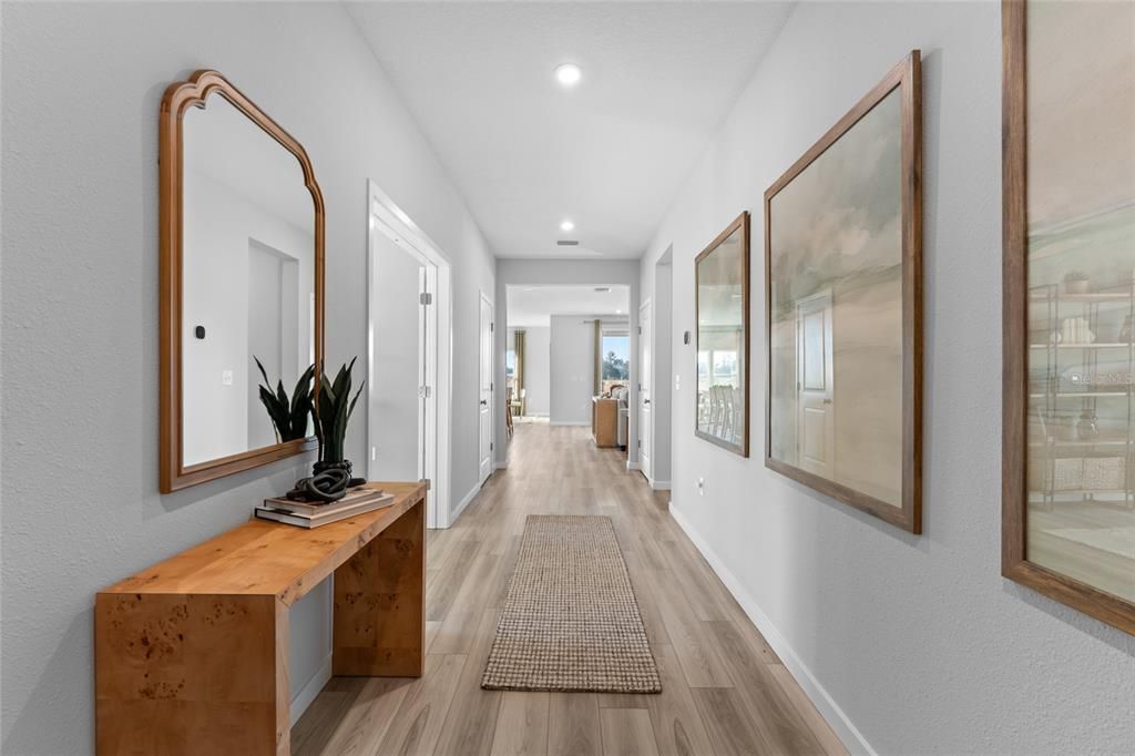 Под контрактом: $530,990 (3 спален, 3 ванн, 2470 Квадратных фут)