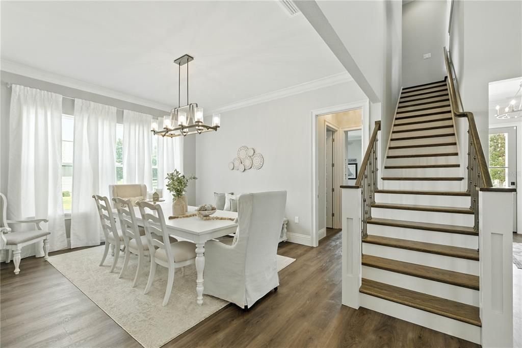 Activo con contrato: $899,900 (4 camas, 3 baños, 3716 Pies cuadrados)