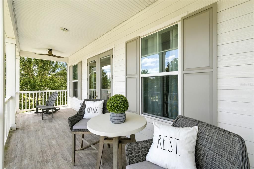 Activo con contrato: $899,900 (4 camas, 3 baños, 3716 Pies cuadrados)