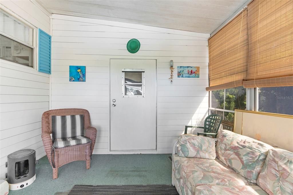 Active With Contract: $163,900 (2 beds, 2 baths, 1181 Square Feet)