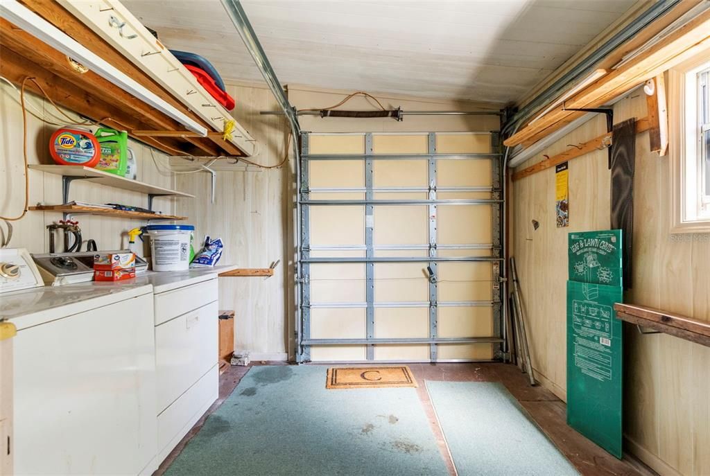 Active With Contract: $163,900 (2 beds, 2 baths, 1181 Square Feet)