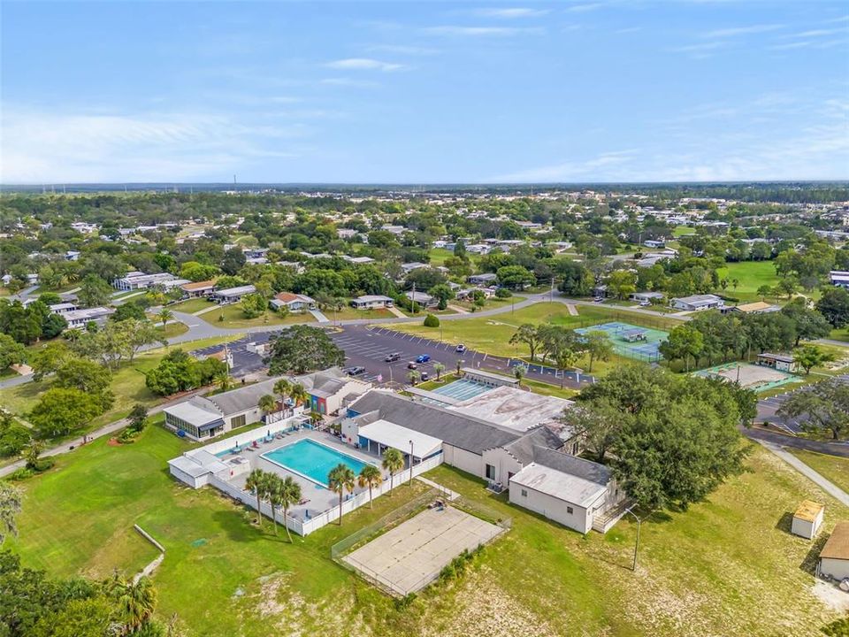 Active With Contract: $163,900 (2 beds, 2 baths, 1181 Square Feet)