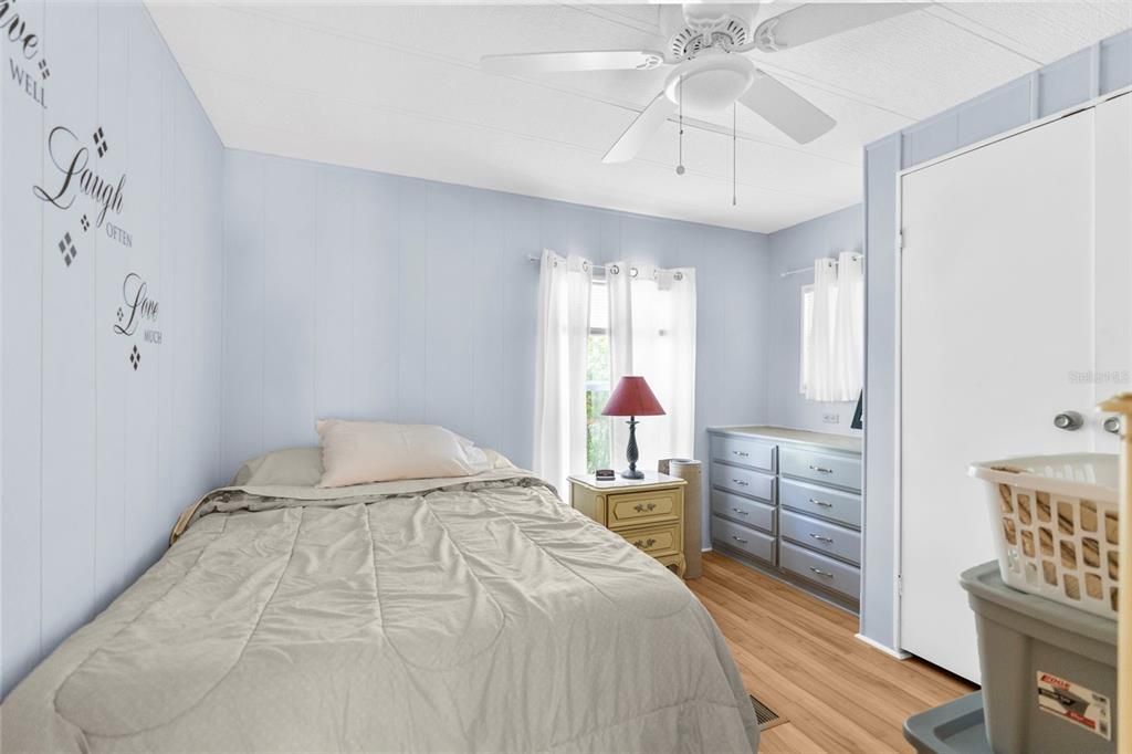 Active With Contract: $163,900 (2 beds, 2 baths, 1181 Square Feet)