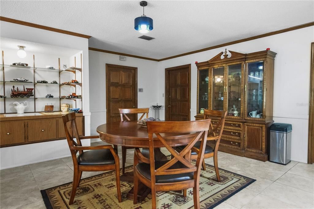 For Sale: $450,000 (3 beds, 2 baths, 2366 Square Feet)