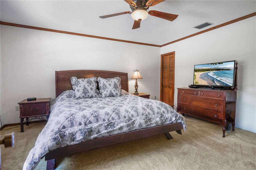 For Sale: $450,000 (3 beds, 2 baths, 2366 Square Feet)