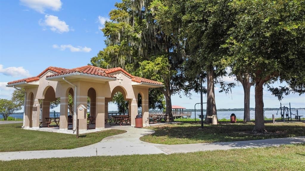 For Sale: $450,000 (3 beds, 2 baths, 2366 Square Feet)