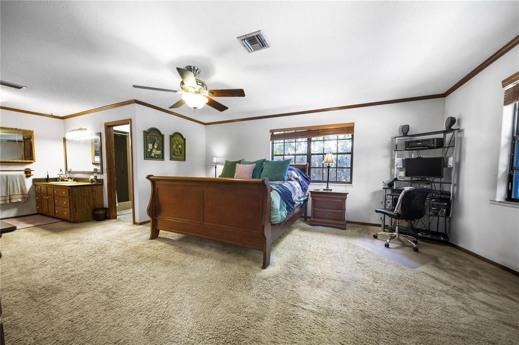 For Sale: $450,000 (3 beds, 2 baths, 2366 Square Feet)