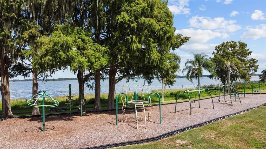 For Sale: $450,000 (3 beds, 2 baths, 2366 Square Feet)