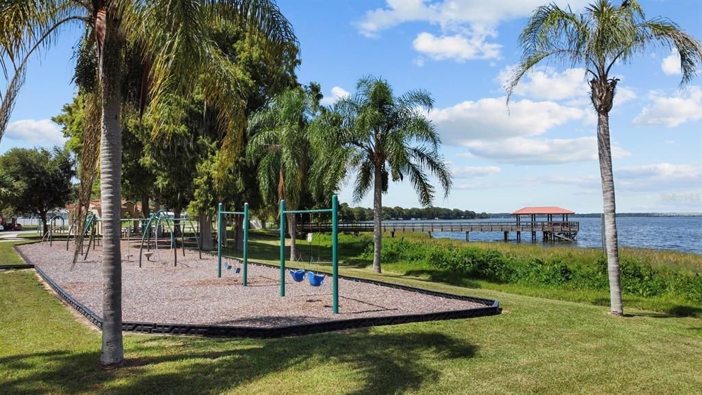 For Sale: $450,000 (3 beds, 2 baths, 2366 Square Feet)