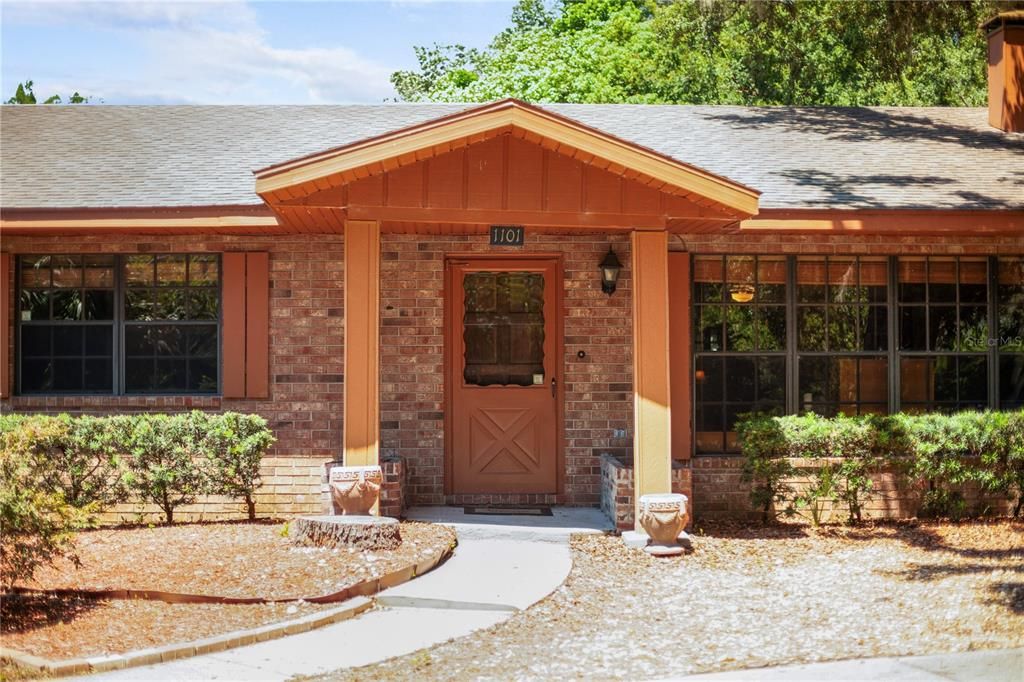 For Sale: $450,000 (3 beds, 2 baths, 2366 Square Feet)