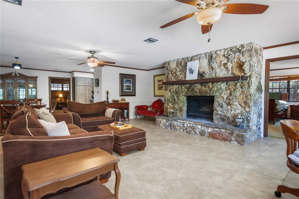 For Sale: $450,000 (3 beds, 2 baths, 2366 Square Feet)