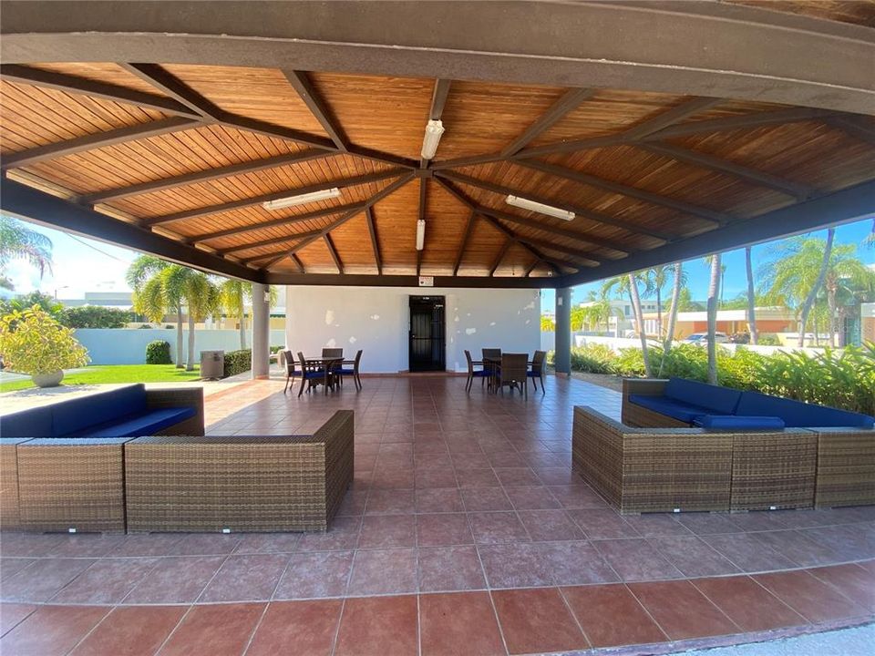 For Sale: $699,000 (3 beds, 2 baths, 2050 Square Feet)