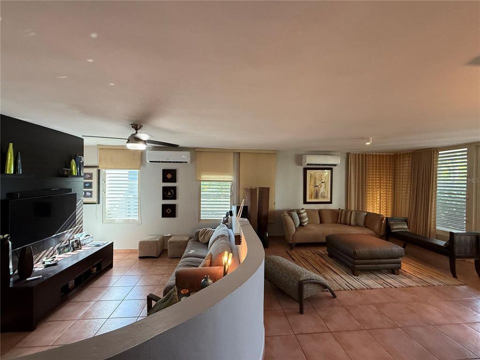 For Sale: $699,000 (3 beds, 2 baths, 2050 Square Feet)