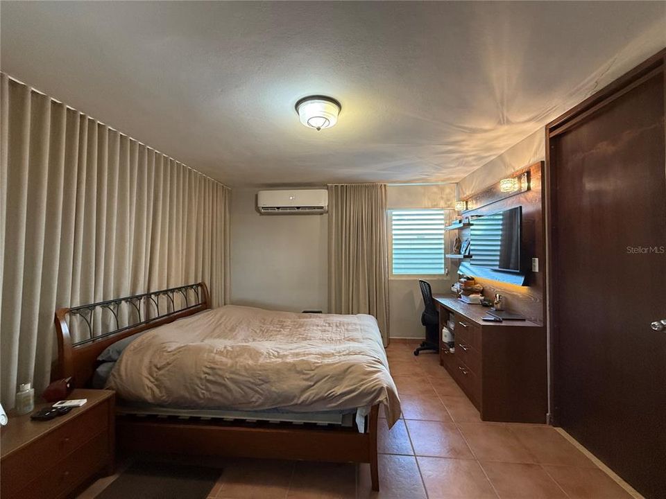 For Sale: $699,000 (3 beds, 2 baths, 2050 Square Feet)