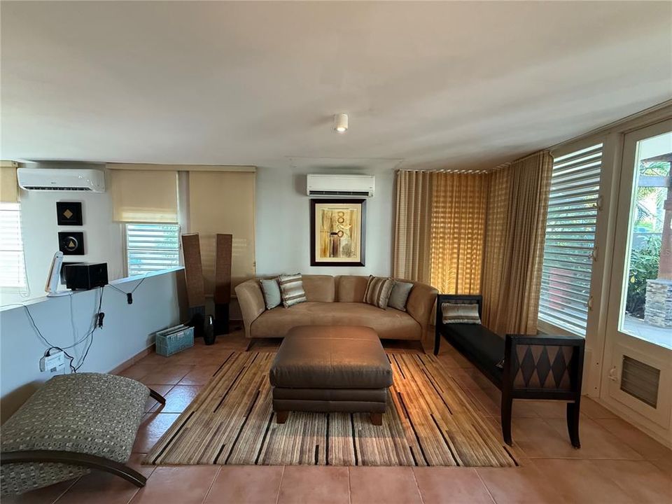 For Sale: $699,000 (3 beds, 2 baths, 2050 Square Feet)