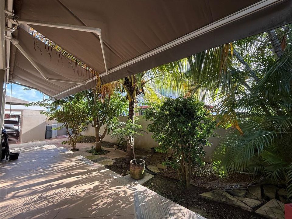 For Sale: $699,000 (3 beds, 2 baths, 2050 Square Feet)