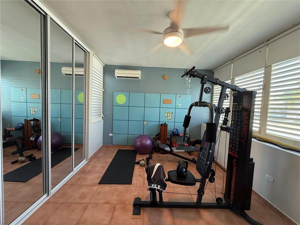 For Sale: $699,000 (3 beds, 2 baths, 2050 Square Feet)