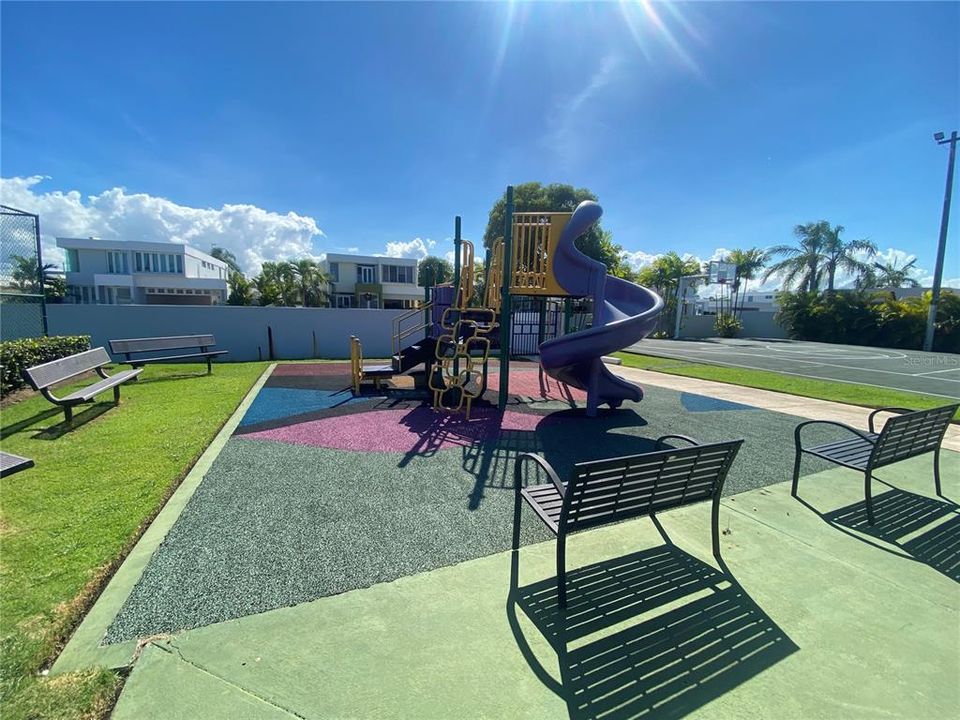 For Sale: $699,000 (3 beds, 2 baths, 2050 Square Feet)