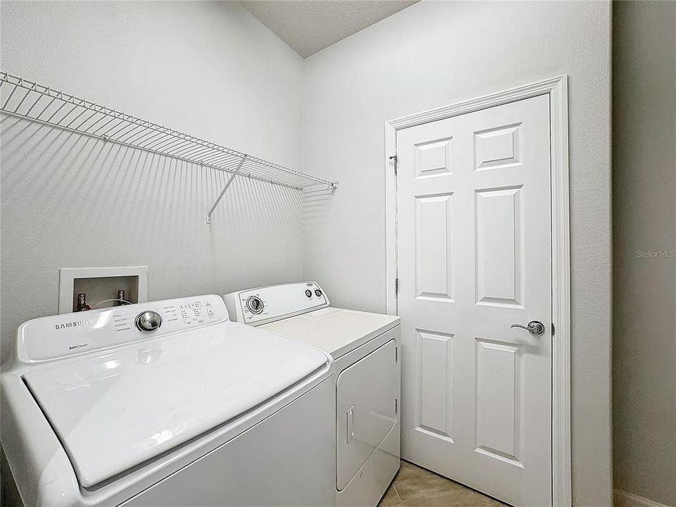 Active With Contract: $3,300 (3 beds, 2 baths, 1910 Square Feet)